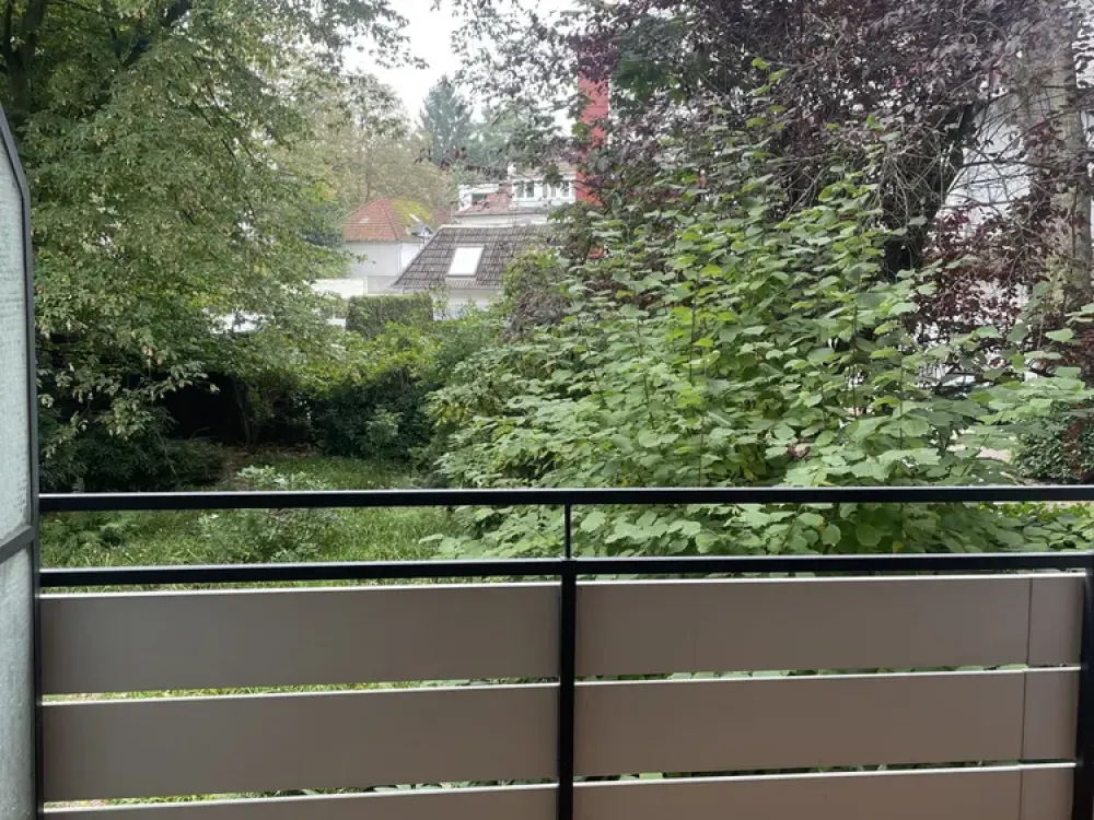 Beautiful 2-room apartment with south-facing balcony and garage in Schwachhausen, near HBF