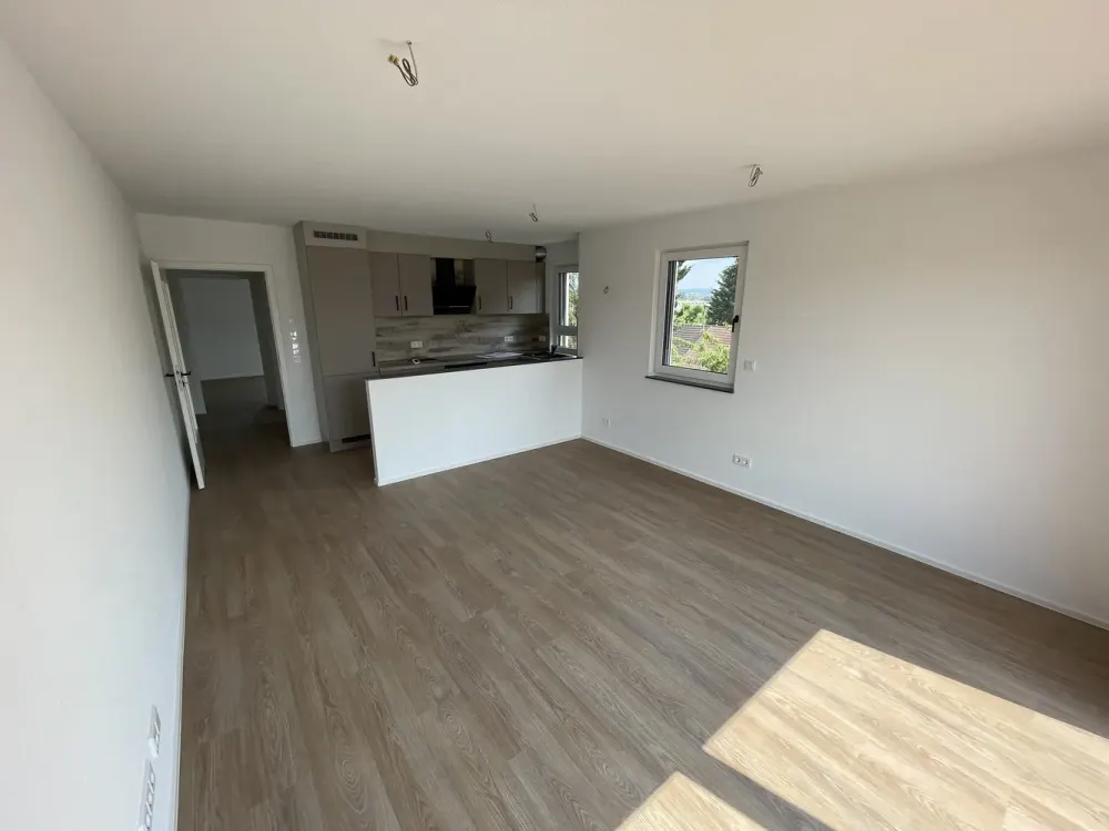 Tolle 3,5-Zimmer-Wohnung mit Balkon, Blick in den Garten