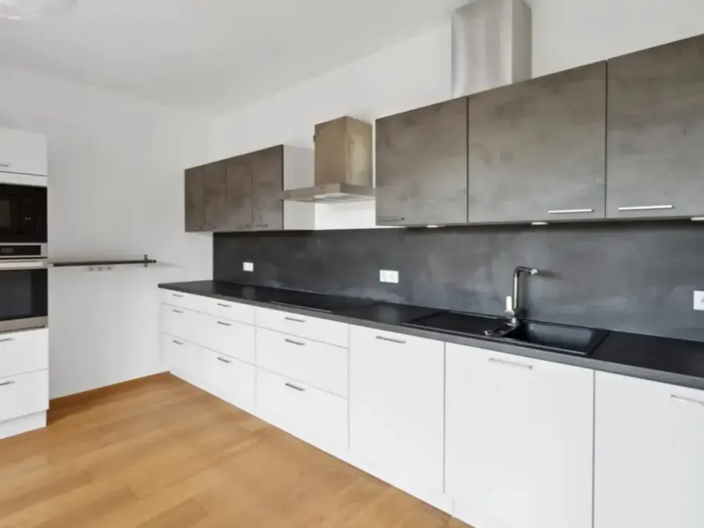 Traumhafte 3-Zimmer-Wohnung in der Südstadt (114 m²) inkl. EBK, Befristete Untermiete