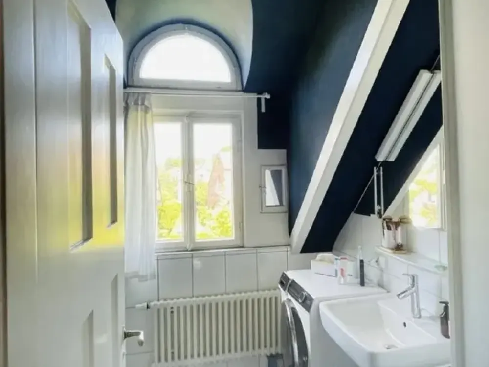 Außergewöhnliche 4-Zimmer-Altbauwohnung mit Erker, Balkon & Blick zum Bismarckturm