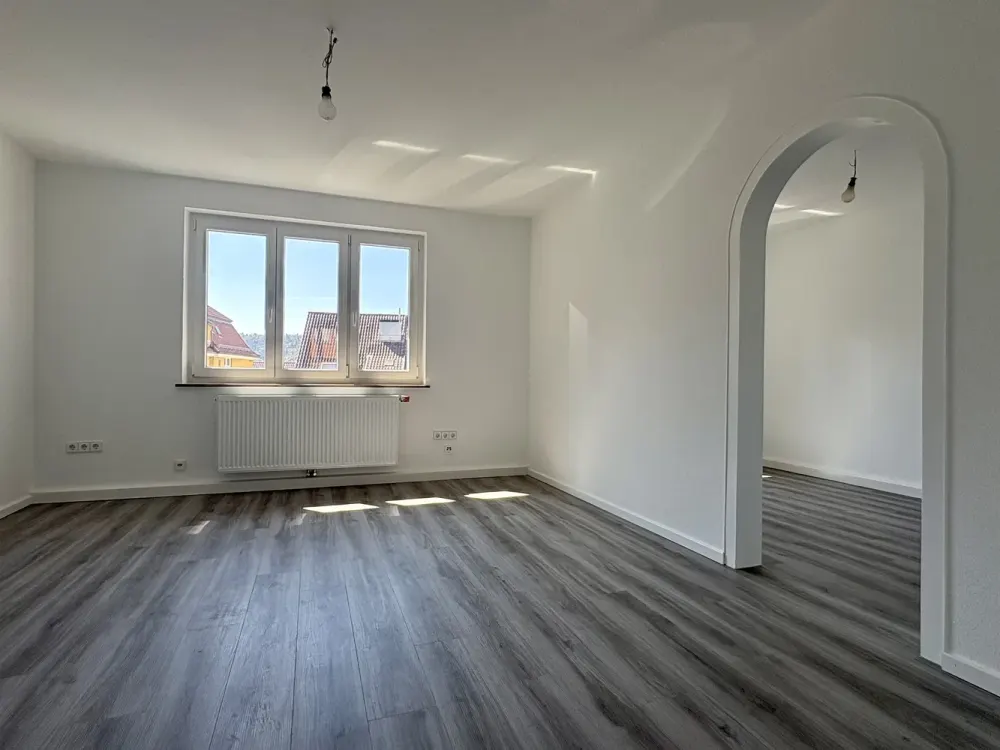 Erstbezug nach Sanierung - 4 Zimmer Wohnung in Stuttgart-Untertürkheim