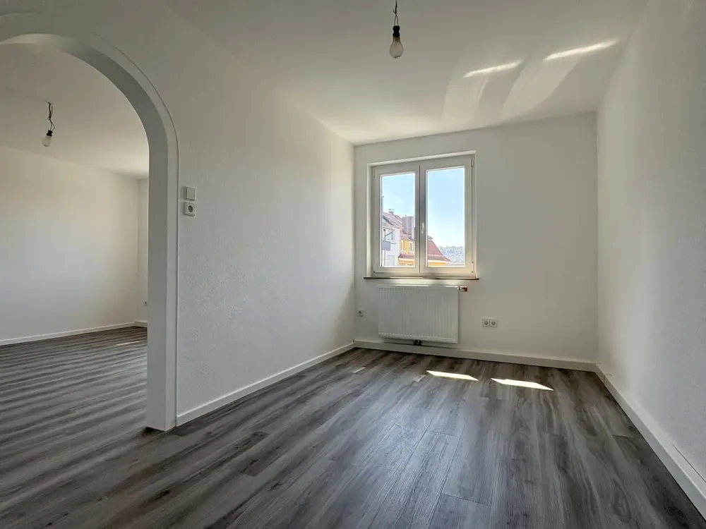 Erstbezug nach Sanierung - 4 Zimmer Wohnung in Stuttgart-Untertürkheim
