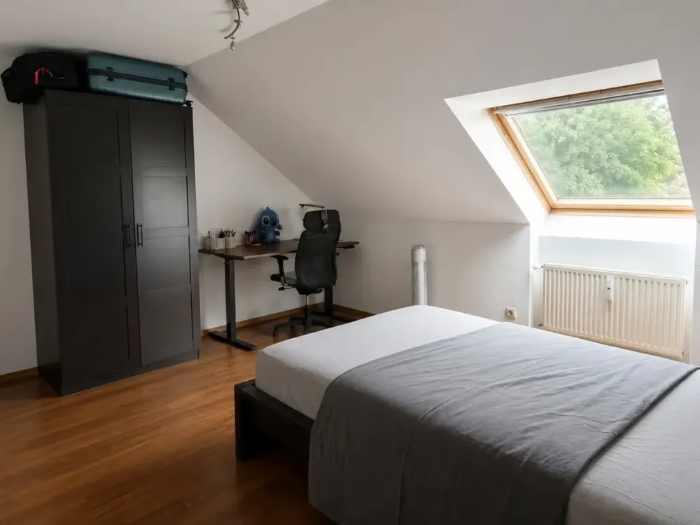 Quiet Top Floor Apartment in Dortmund-Brackel