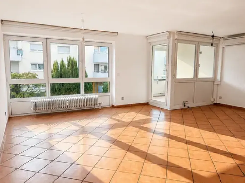 Helle 2-Zimmer-Wohnung mit Balkon, Klima & hochwertiger EBK