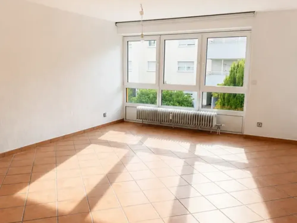 Helle 2-Zimmer-Wohnung mit Balkon, Klima & hochwertiger EBK