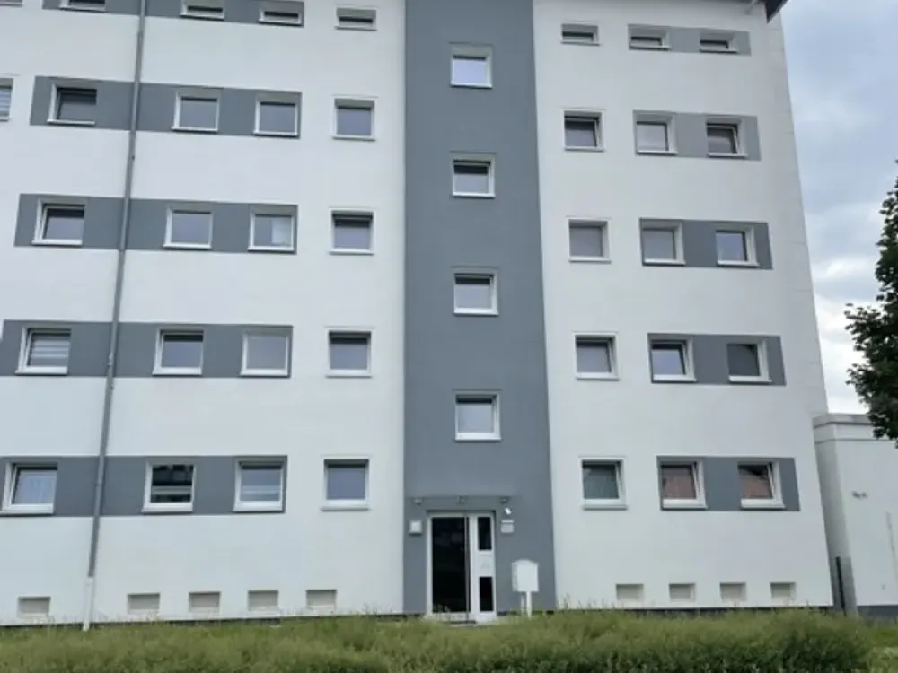 Einzug kurzfristig möglich!!! sehr schöne 2,5-Zi.-Wohnung mit Balkon