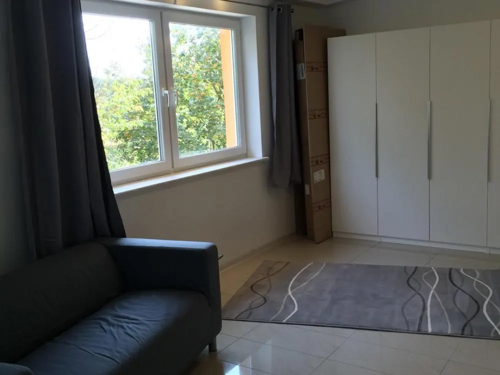 1 Raum-Wohnung möbliert mit Klima