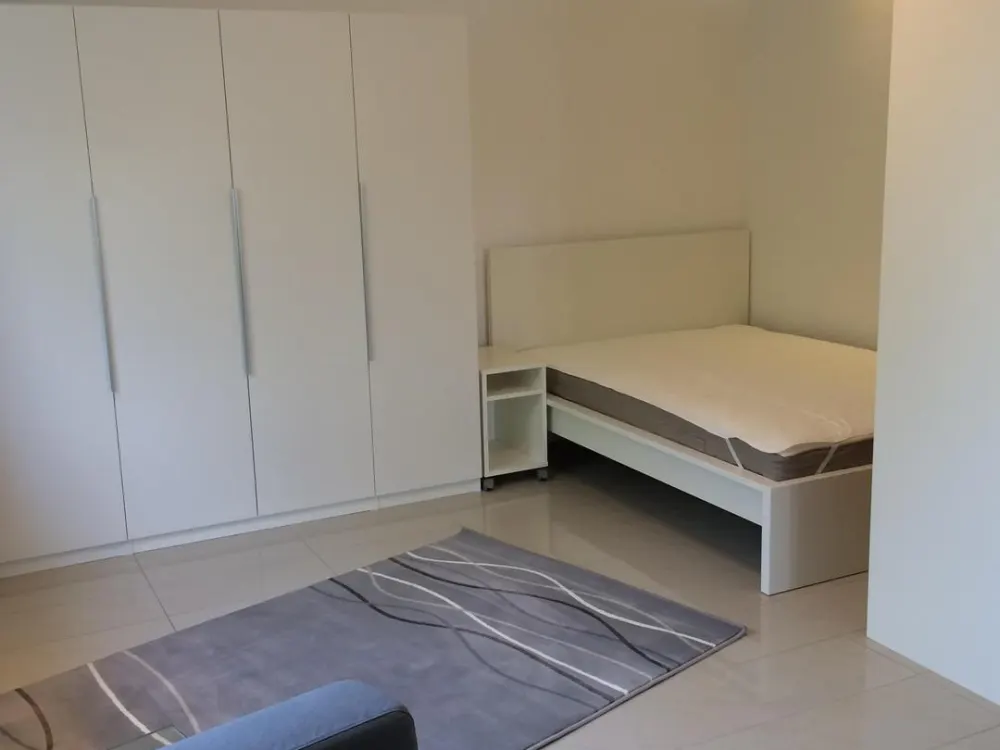 1 Raum-Wohnung möbliert mit Klima
