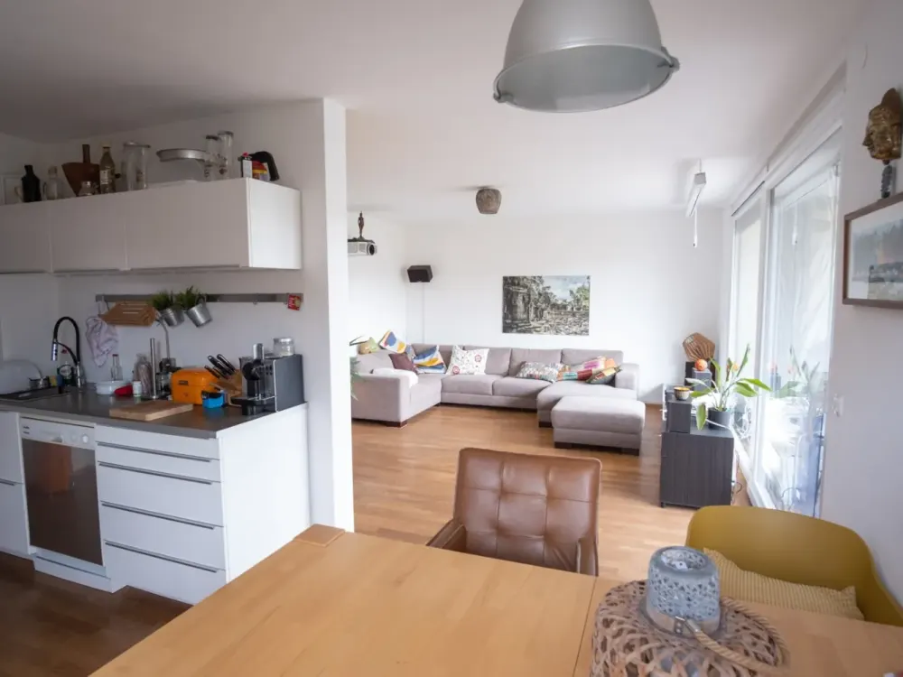 Moderne 4-Zimmer-Wohnung Fußbodenheizung Küche
