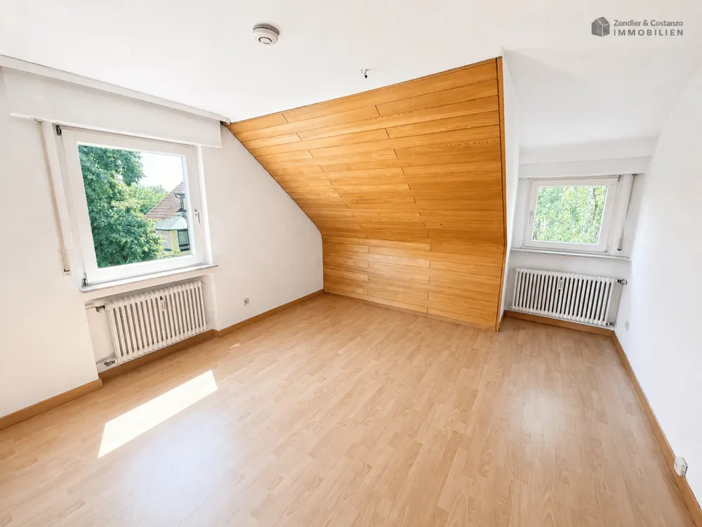 HELLE 3-ZI.-DG-WHG.: Balkon * ca. 85 qm * TL-Bad + sep. Wc * S-Luginsland (max. 2 Pers.) * ab sofort