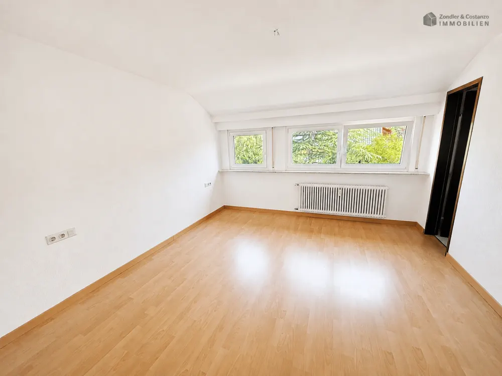 HELLE 3-ZI.-DG-WHG.: Balkon * ca. 85 qm * TL-Bad + sep. Wc * S-Luginsland (max. 2 Pers.) * ab sofort