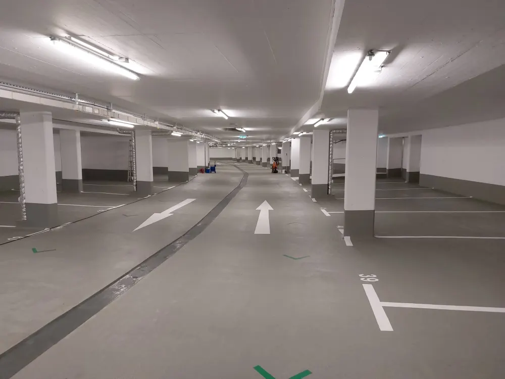 4 Zimmer mit 2 Bädern und 2 Balkonen