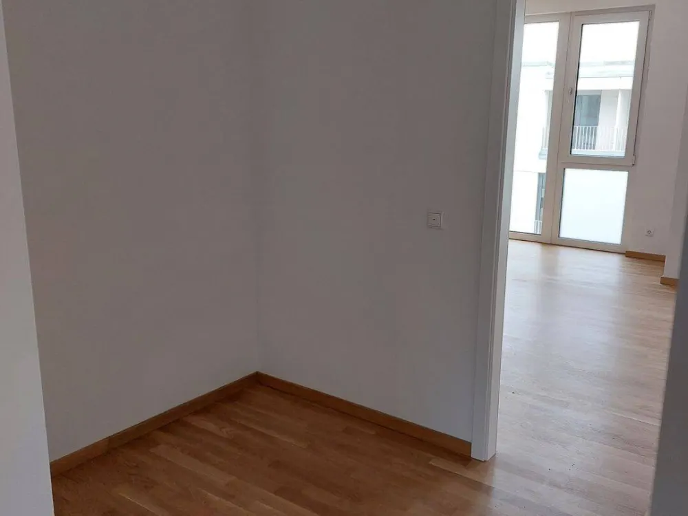 4 Zimmer mit 2 Bädern und 2 Balkonen