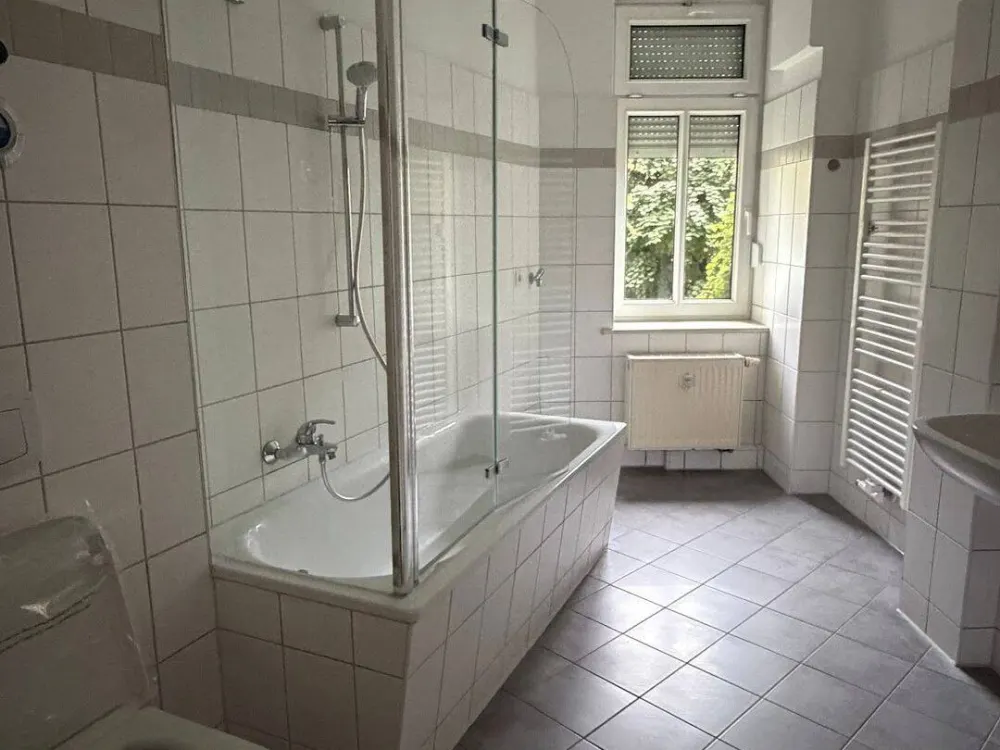 Frisch renovierte 4 Zimmer Wohnung mit Garten und EBK in Löbtau
