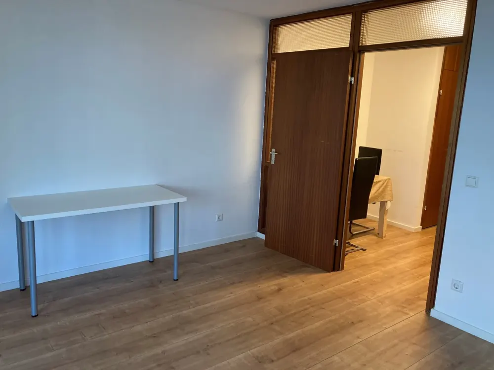 Helle 1,5 Zimmer Wohnung mit großem Balkon