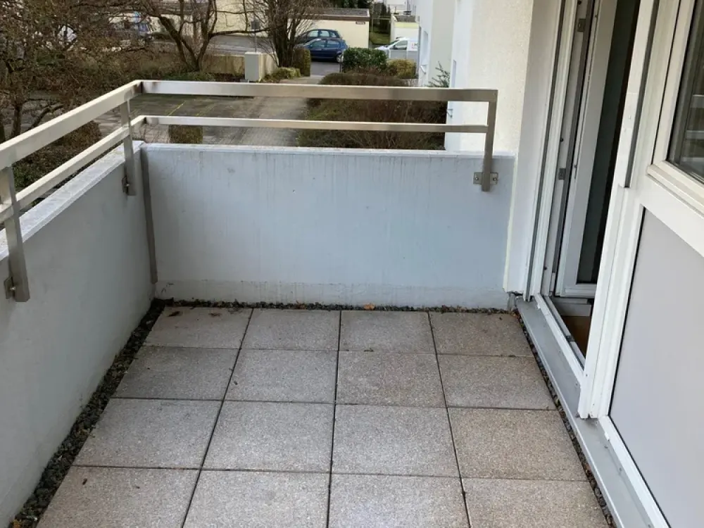 Helle 1,5 Zimmer Wohnung mit großem Balkon