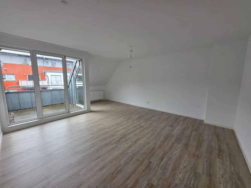 Teilsanierte 4-Zimmerwohnung mit Balkon in Eidelstedt