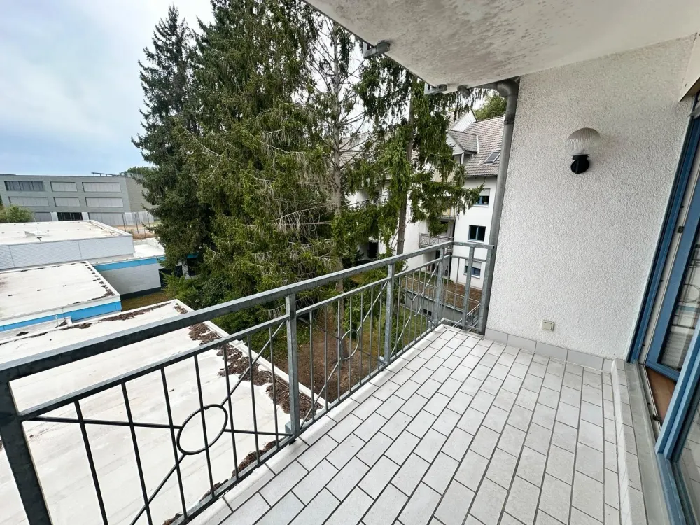 Helle 2-Zimmer Wohnung mit Balkon, EBK und Stellplatz