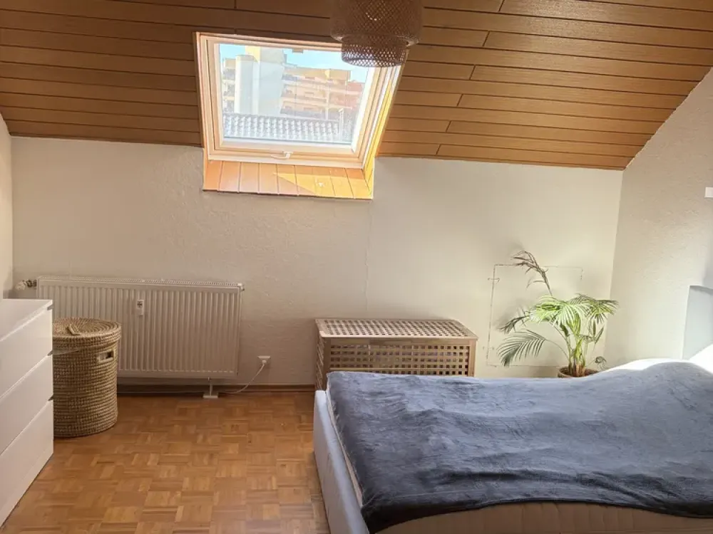 Dachgeschoss Wohnung mit 2 Zimmern in Wörth am Rhein