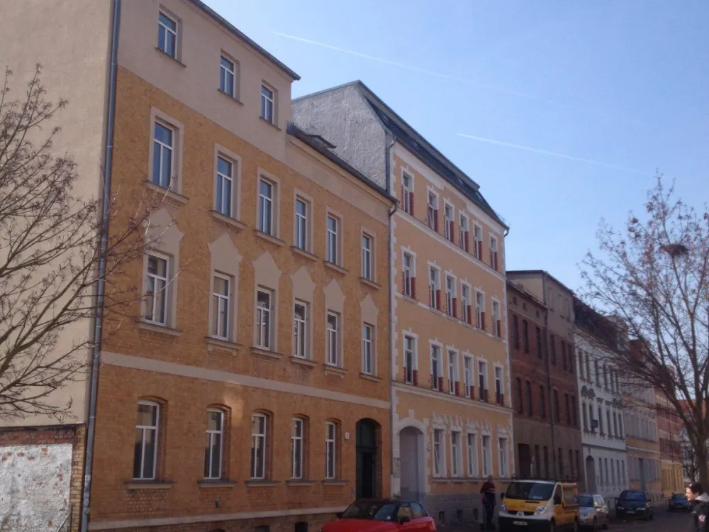 Schöne helle 3 RWG in ruhiger aber doch zentralen Lage von Schkeuditz zu vermieten.