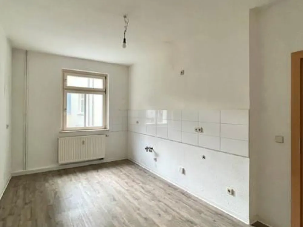 Großzügige 4-Zimmer-Wohnung in der Nähe der Polyklinik!