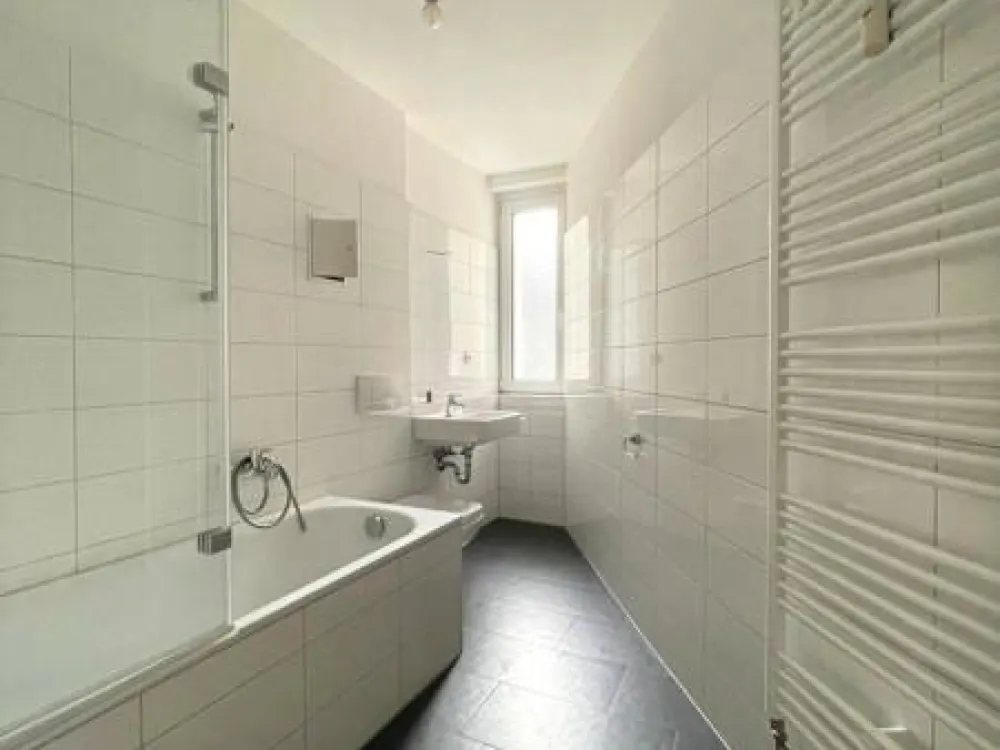 Großzügige 4-Zimmer-Wohnung in der Nähe der Polyklinik!
