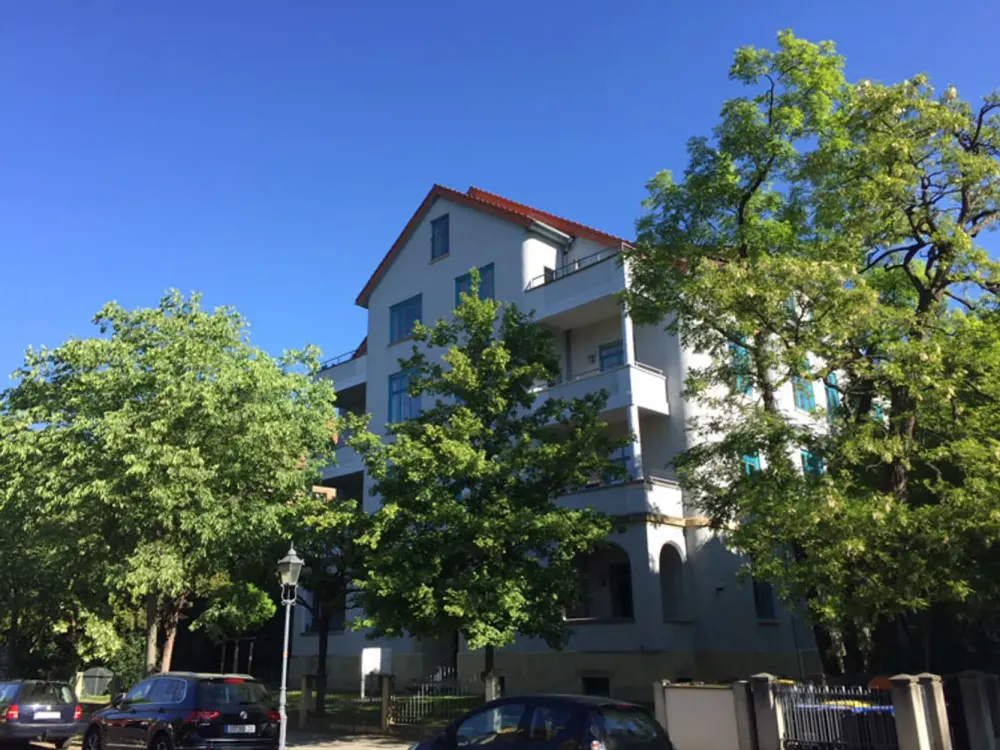 * großzügige und helle 2-Zimmer-Wohnung mit Balkon - ID 4015 *
