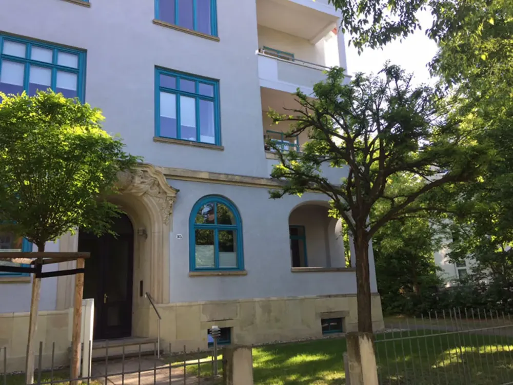 * großzügige und helle 2-Zimmer-Wohnung mit Balkon - ID 4015 *