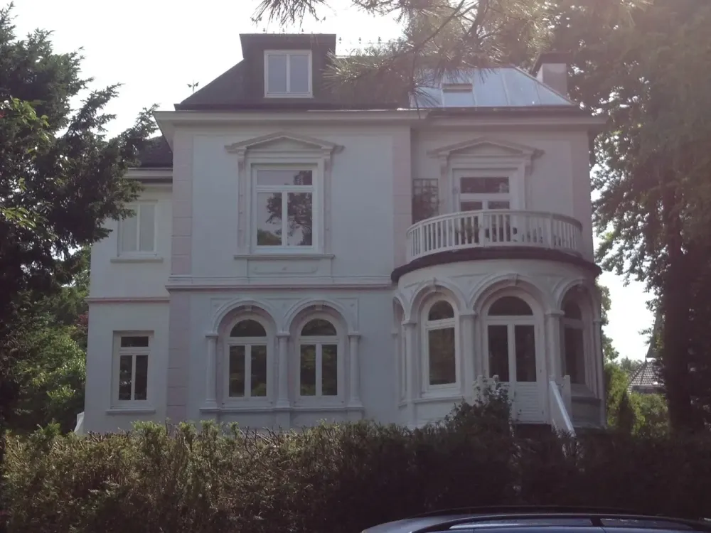 Erstbezug nach Sanierung: Leben im Dachgeschoss einer Jugendstilvilla in Hamburg Othmarschen
