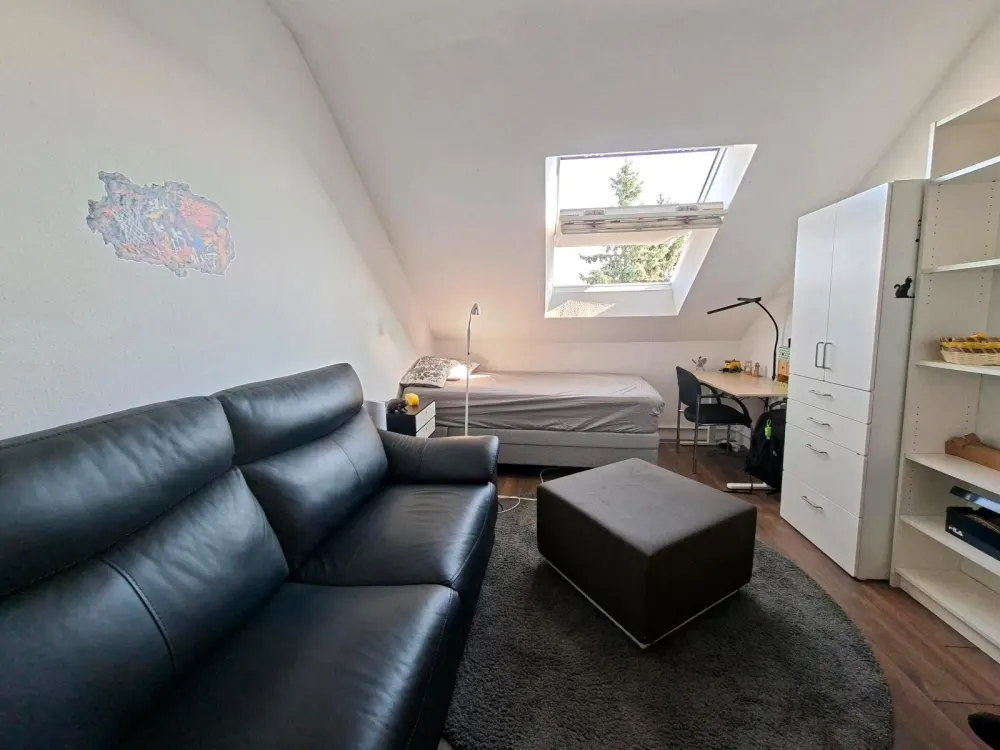 Helle 4-Zi DG-Wohnung in der Nähe zum HbF SG Ohligs