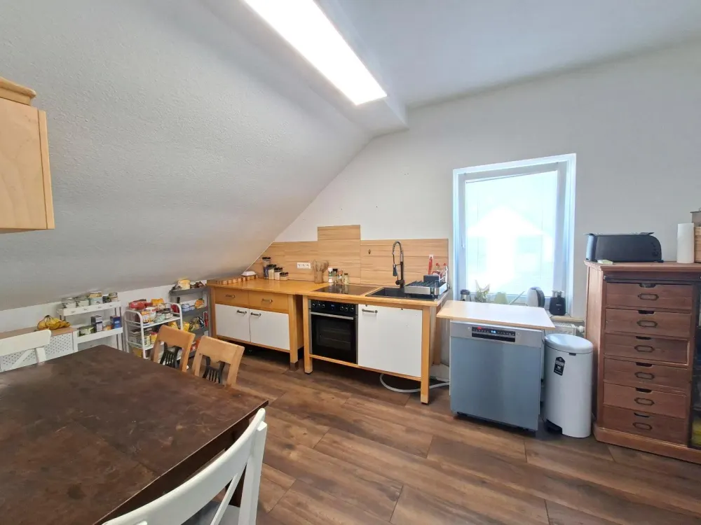 Helle 4-Zi DG-Wohnung in der Nähe zum HbF SG Ohligs