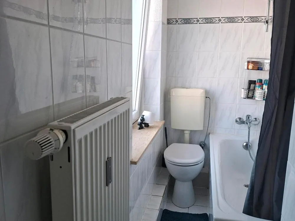 Helle 4-Zi DG-Wohnung in der Nähe zum HbF SG Ohligs