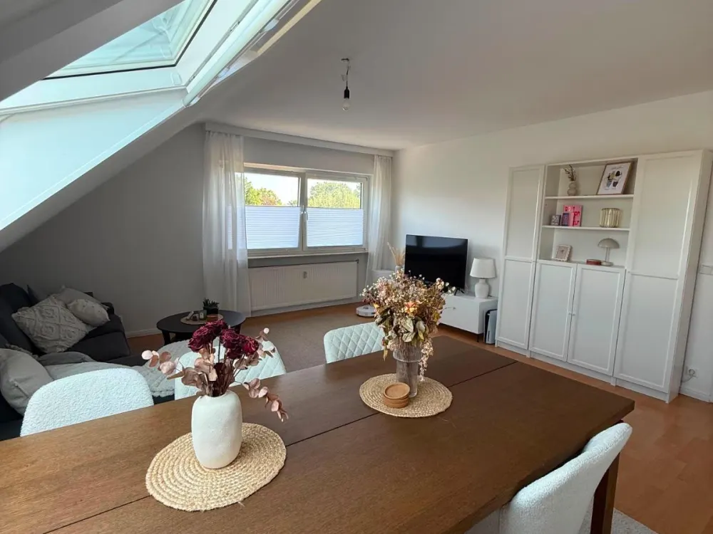 Helle 2-Zimmer-Dachgeschosswohnung in Norderstedt