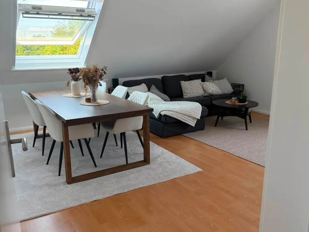Helle 2-Zimmer-Dachgeschosswohnung in Norderstedt