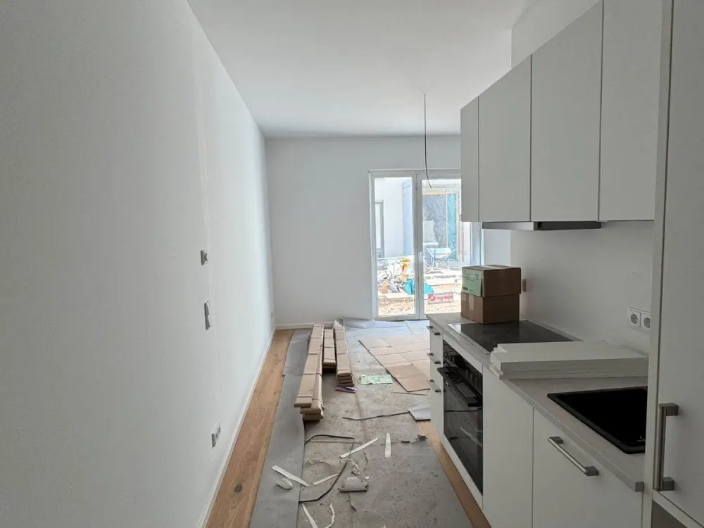 Neubau-Apartment in Mahlsdorf: Erstbezug mit Terrasse