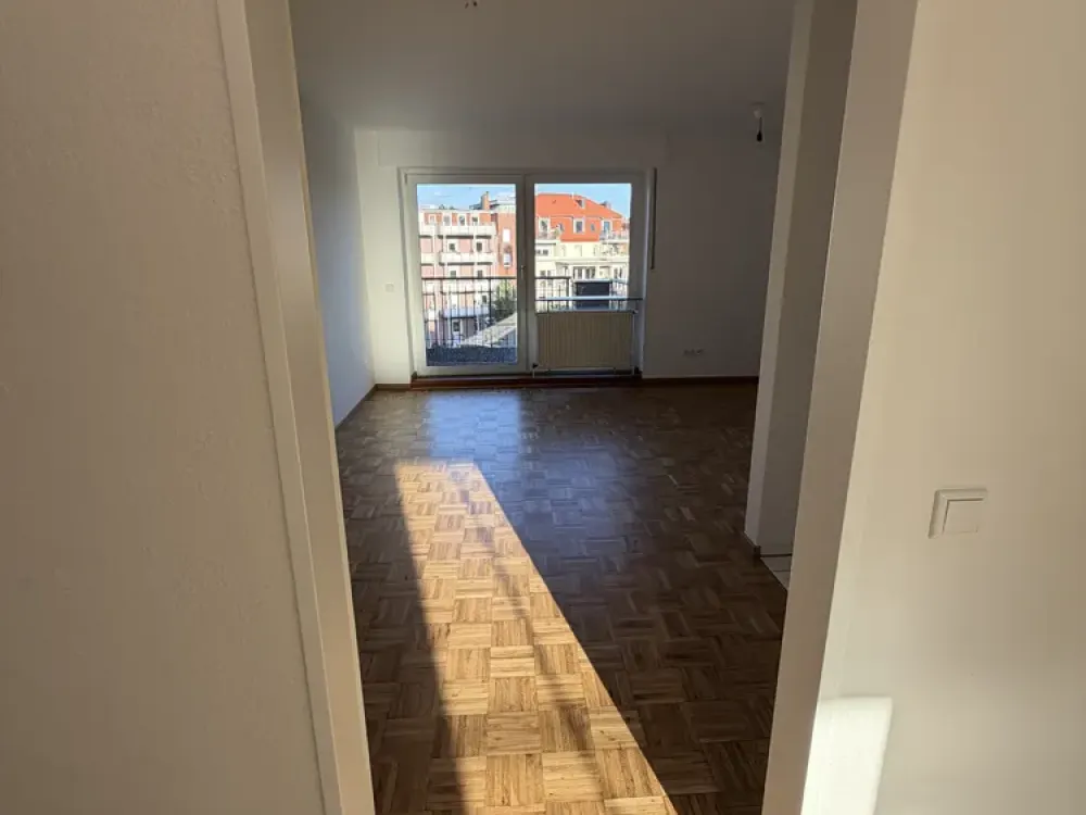 Only 800 m to Ludgerikreisel: 2-room apartment with kitchen, bathroom, balcony with 43 charming sqm on the 3rd floor - with underground parking