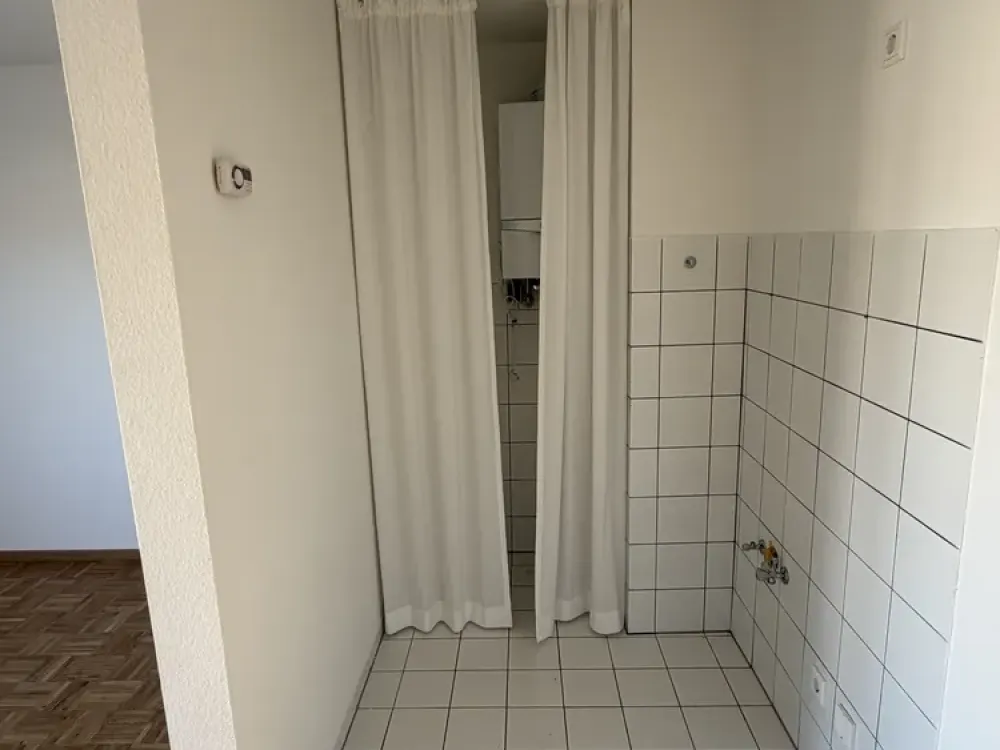 Only 800 m to Ludgerikreisel: 2-room apartment with kitchen, bathroom, balcony with 43 charming sqm on the 3rd floor - with underground parking