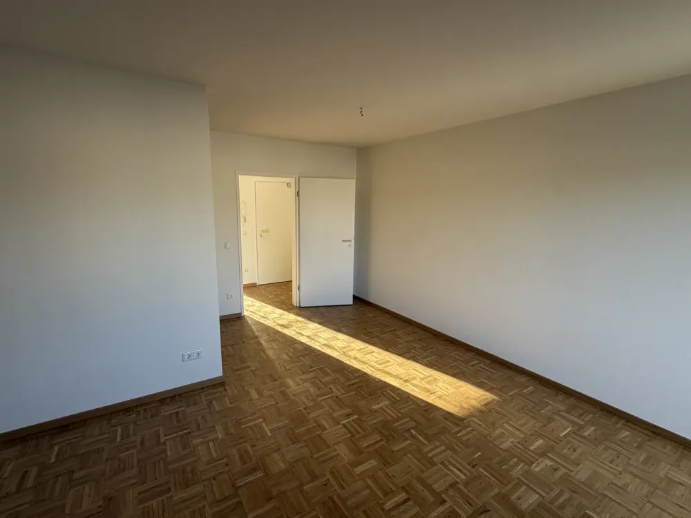 Only 800 m to Ludgerikreisel: 2-room apartment with kitchen, bathroom, balcony with 43 charming sqm on the 3rd floor - with underground parking
