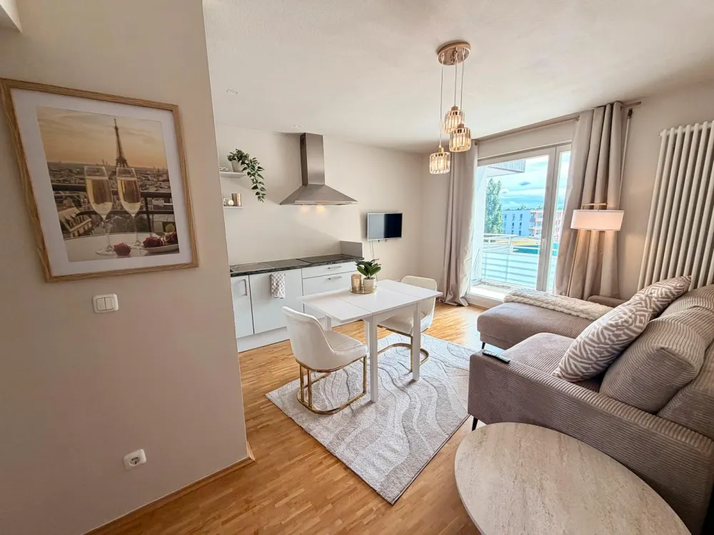 Möblierte 2-Zimmer-Wohnung mit Balkon | 3 bis 6 Monate