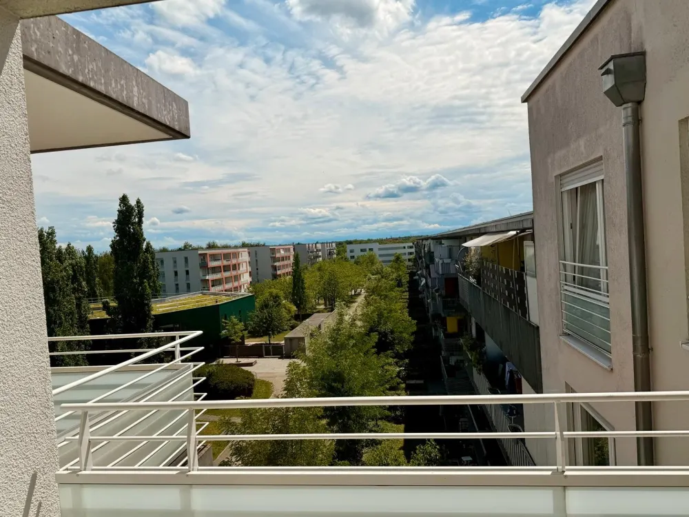 Möblierte 2-Zimmer-Wohnung mit Balkon | 3 bis 6 Monate