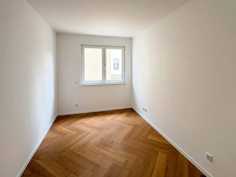 Erstbezug - Moderne 3,5-Zimmer EG-Wohnung mit Terrasse und Garten, Neubau Quartier HUGOS Mariendorf