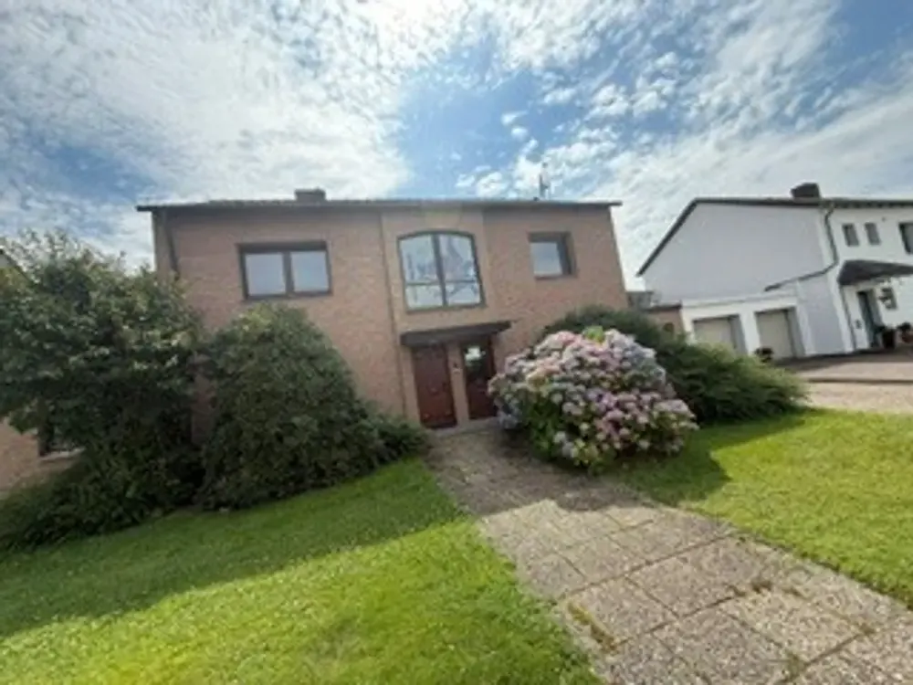 Wohnung 2. OG in gepflegtem Zweifamilienhaus, ruhige Lage