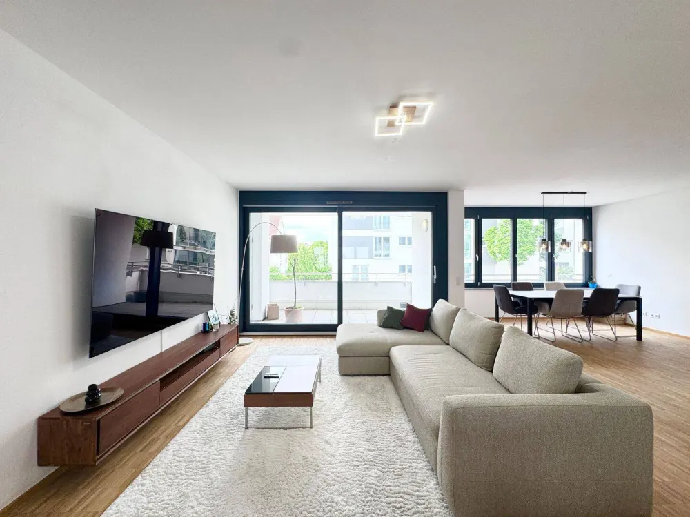 Helle Loft-Wohnung mit Loggia in Stuttgart-Vordernbergstraße