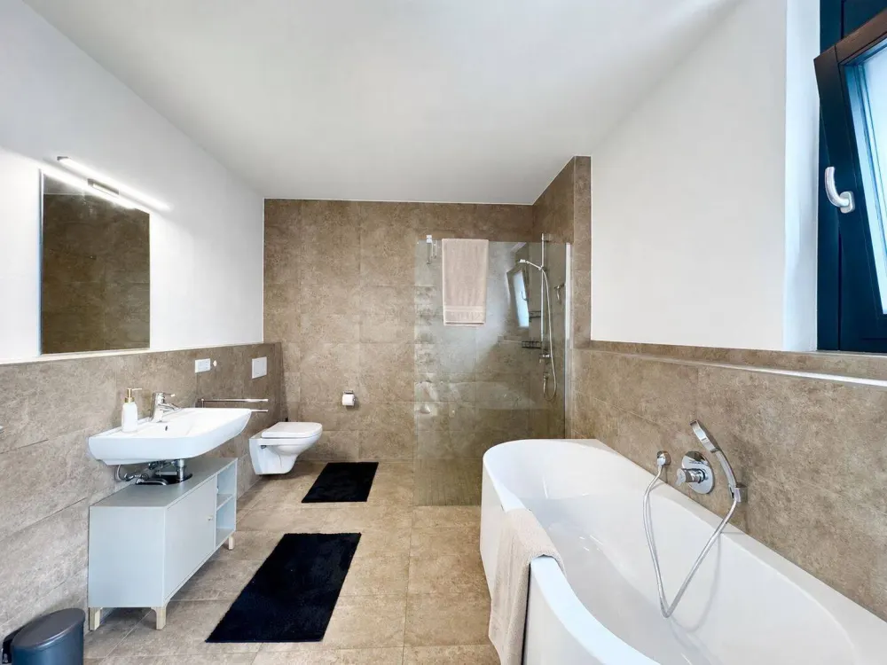 Helle Loft-Wohnung mit Loggia in Stuttgart-Vordernbergstraße