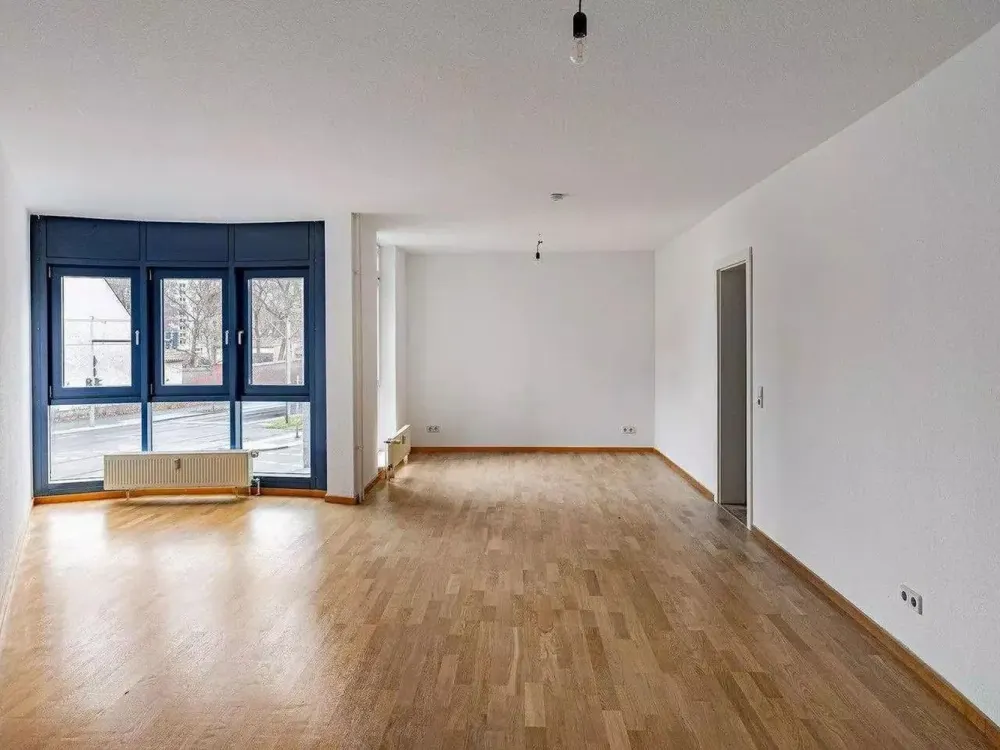 Frisch renoviert: Großzügige 140 m² Etagenwohnung mit Süd-Balkon, Parkett, Duschbad & TG-Stellplatz