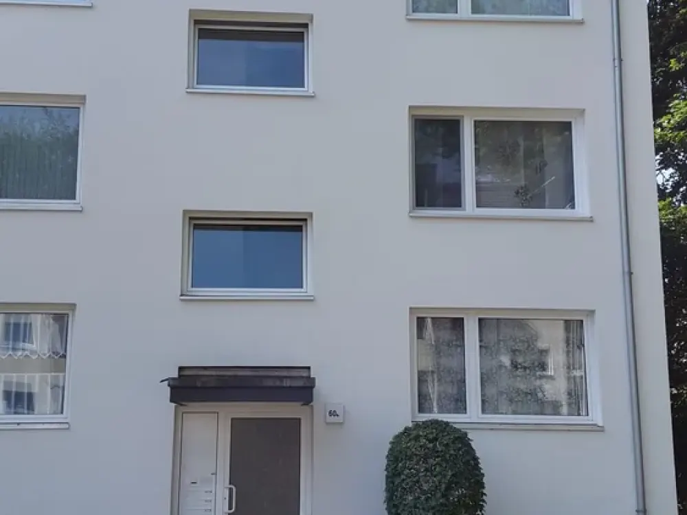 schöne 2,5-Raum-Wohnung mit Balkon