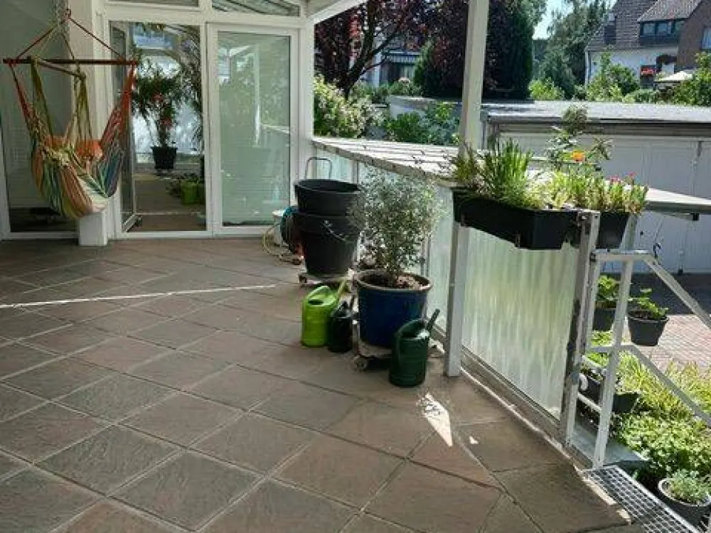 Großflächige 3 Zi.-Garten- Terrassenwohnung, Wohnkü., EBK, Kamin