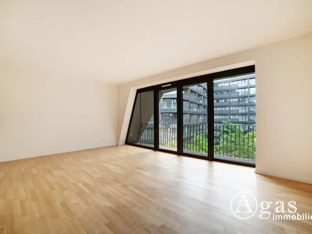 Perfekt geschnittene 3 Zimmer Wohnung mit ca. 87m², EBK und Balkon ins Grüne direkt in Mitte!
