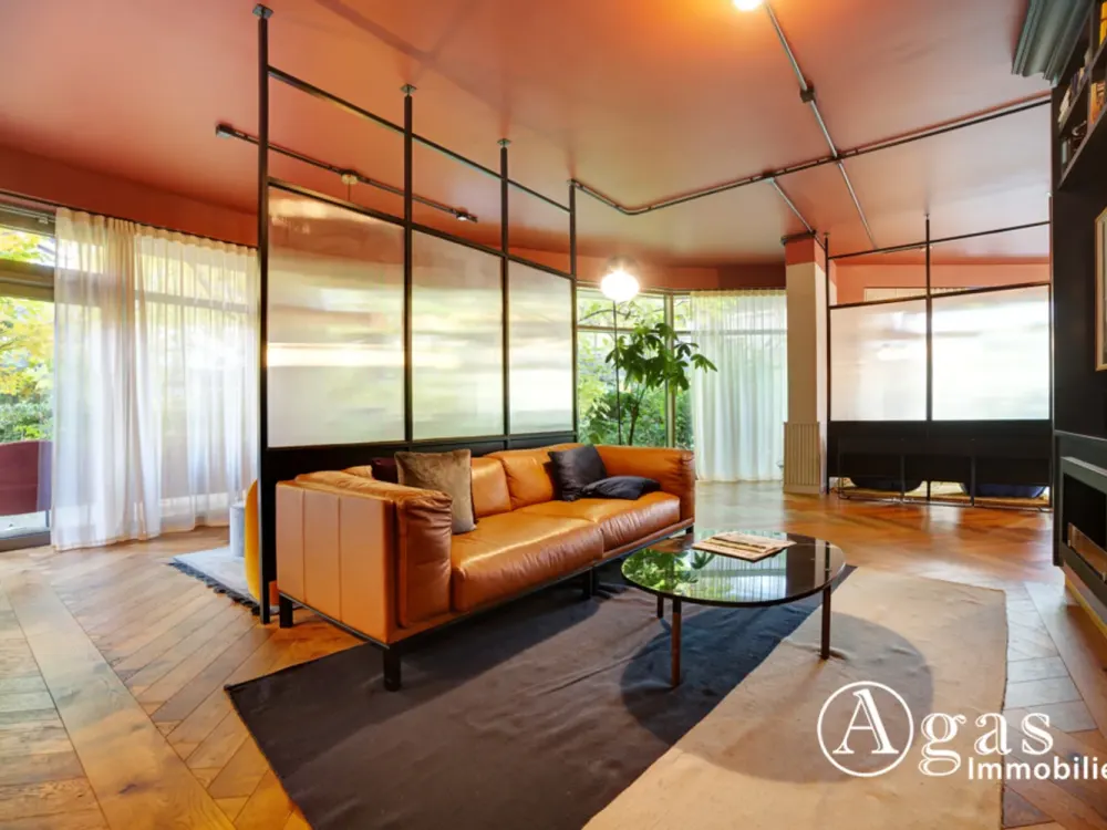 Perfekt geschnittene 3 Zimmer Wohnung mit ca. 87m², EBK und Balkon ins Grüne direkt in Mitte!