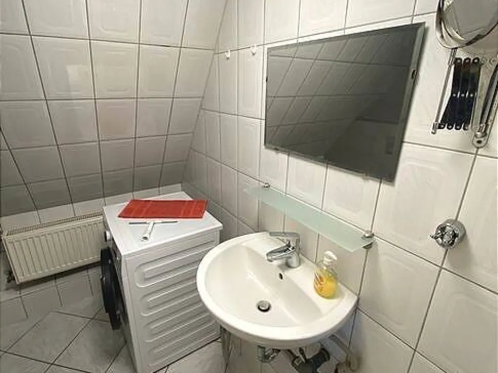 Einliegerwohnung! möbliert/teilmöblierte 2-Zimmer/ Vorgarten/ Lurup/ Solarenergie/ WLAN/ Pauschalmiete 1.500,00 € / frei ab 01.08.2026